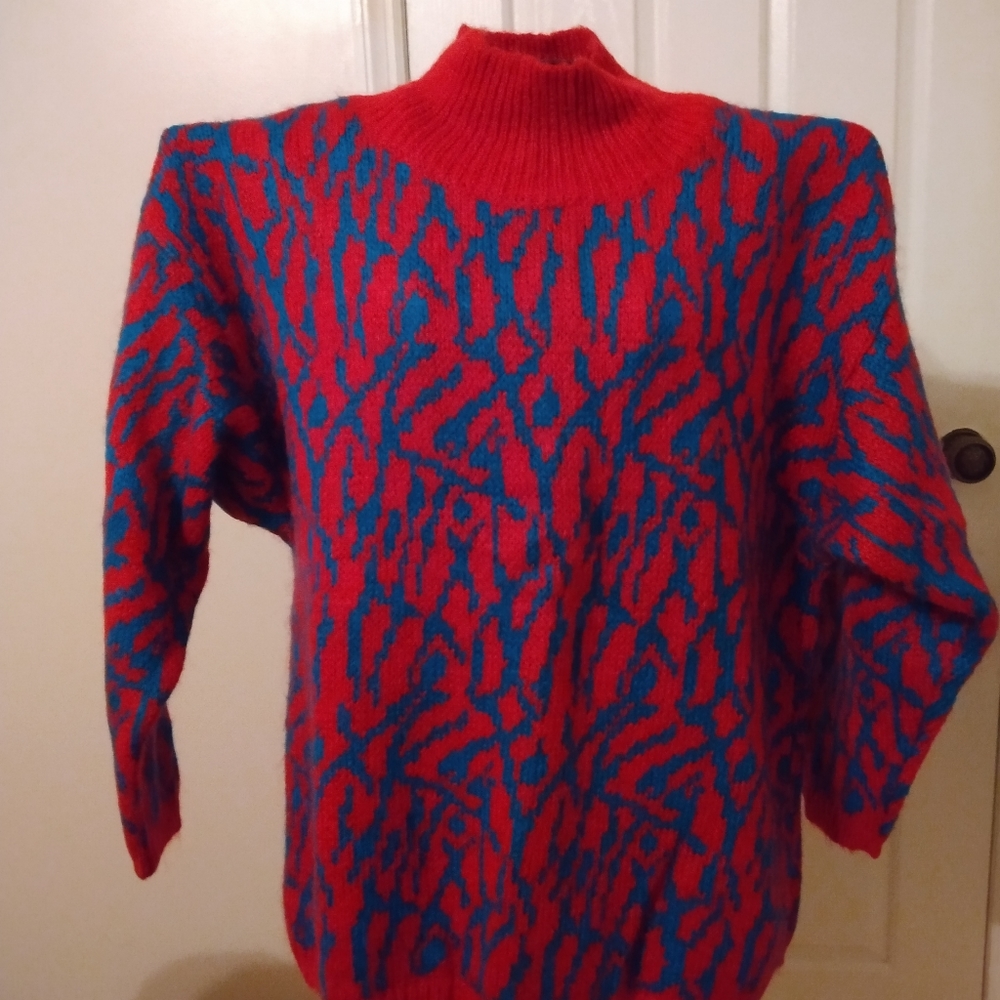 Benetton sweater. Long. Raspberry, teal. Size M